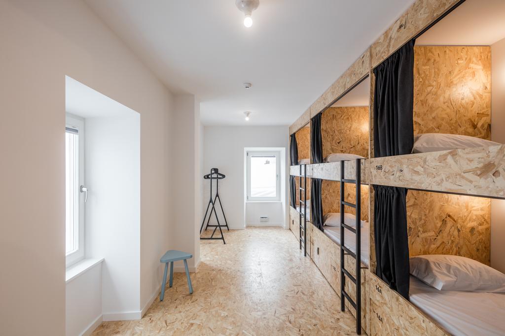 Hostel Conii & Suites Algarve Quarteira Extérieur photo