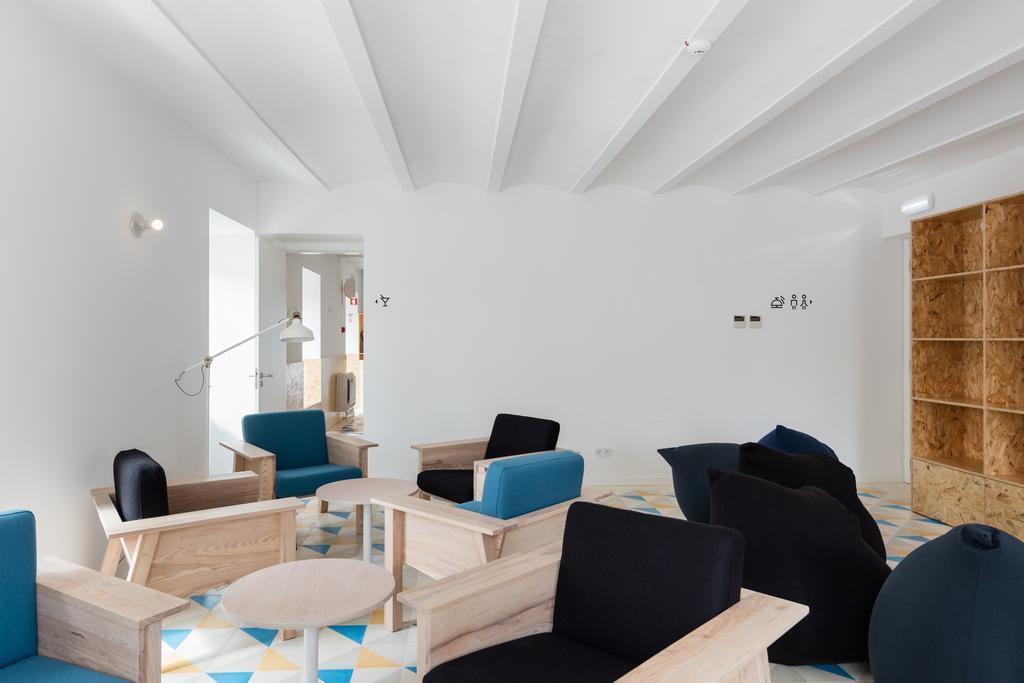 Hostel Conii & Suites Algarve Quarteira Extérieur photo