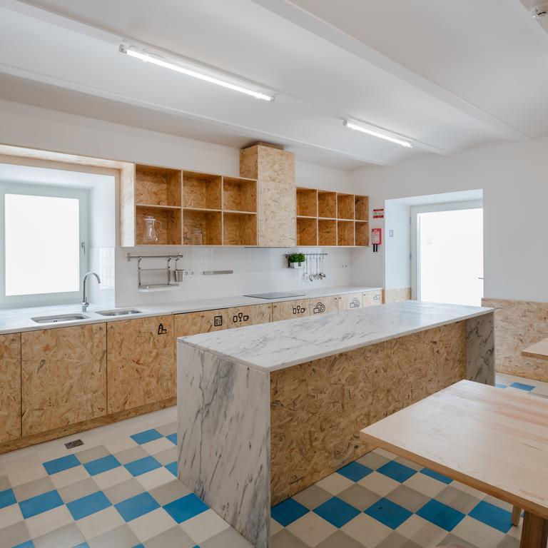 Hostel Conii & Suites Algarve Quarteira Extérieur photo