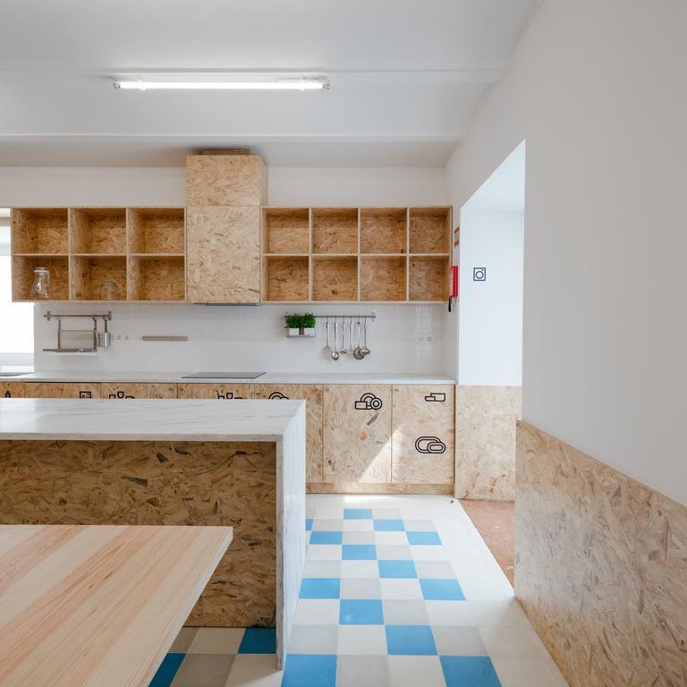 Hostel Conii & Suites Algarve Quarteira Extérieur photo