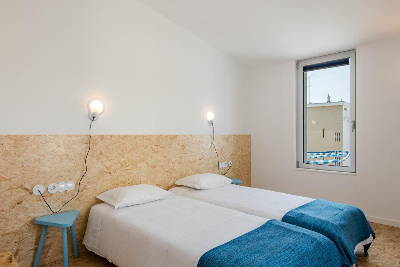 Hostel Conii & Suites Algarve Quarteira Extérieur photo
